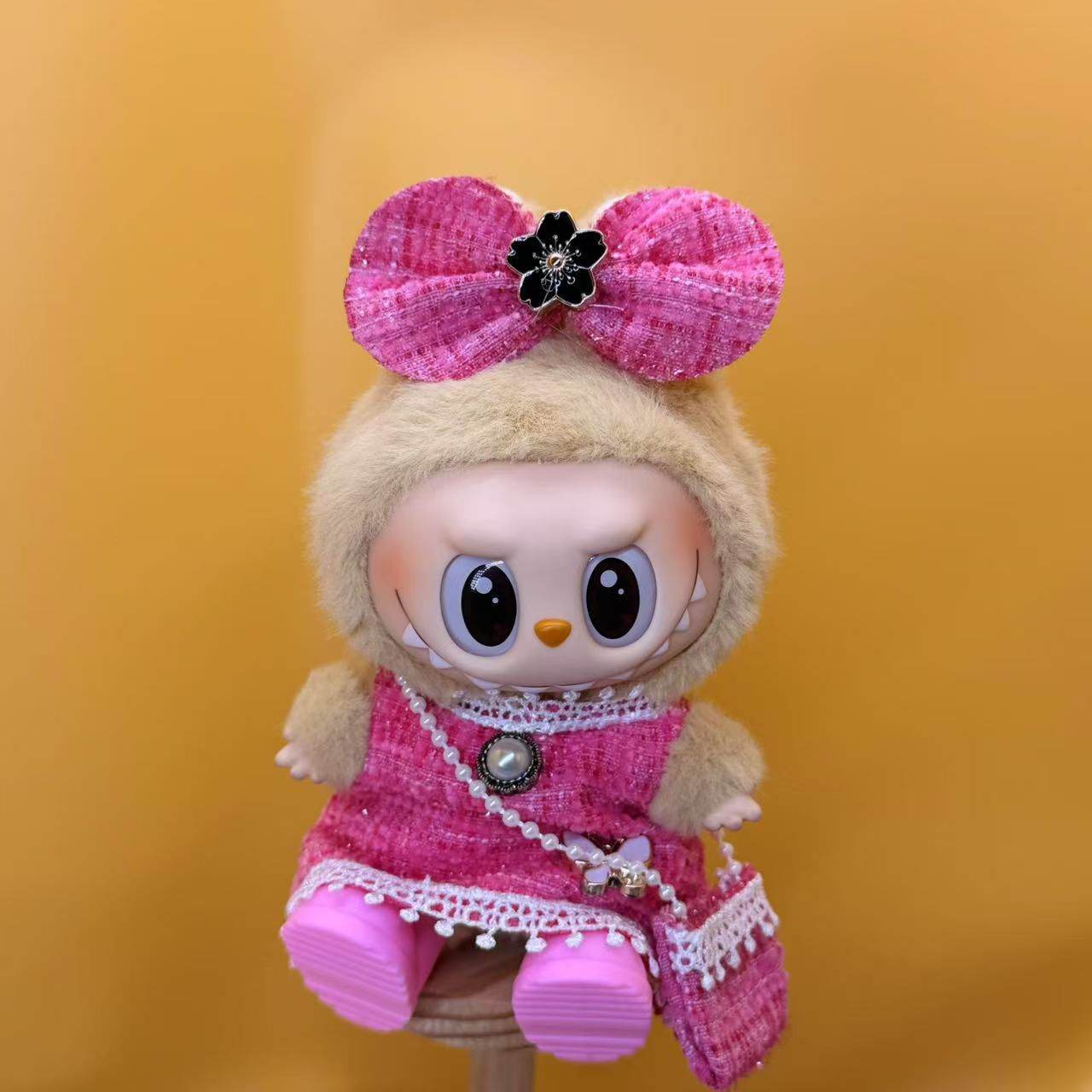 Labubu Outfit – Chanel-Inspired Tweed Couture Set (White, Black, or Pink Edition | Fits 17cm Labubu Macron / Have a Seat / Big into Energy)